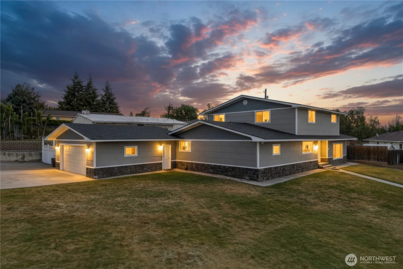 Property photo for 921 Nw 1st Avenue, Ephrata
