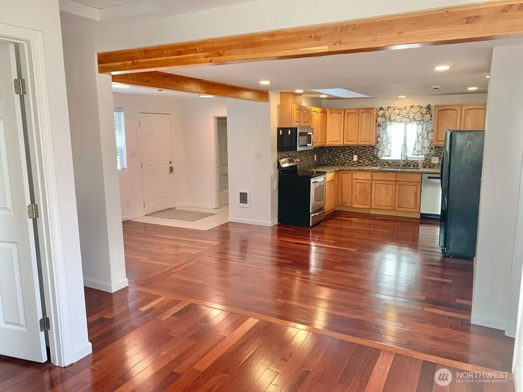 Property photo for 1505 26th Avenue S, Seattle photo 2