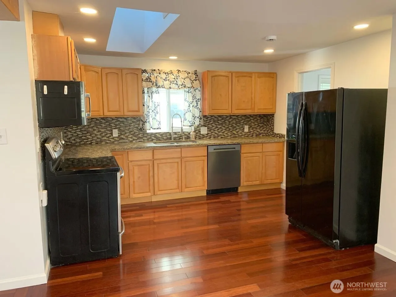 Property photo for 1505 26th Avenue S, Seattle photo 4