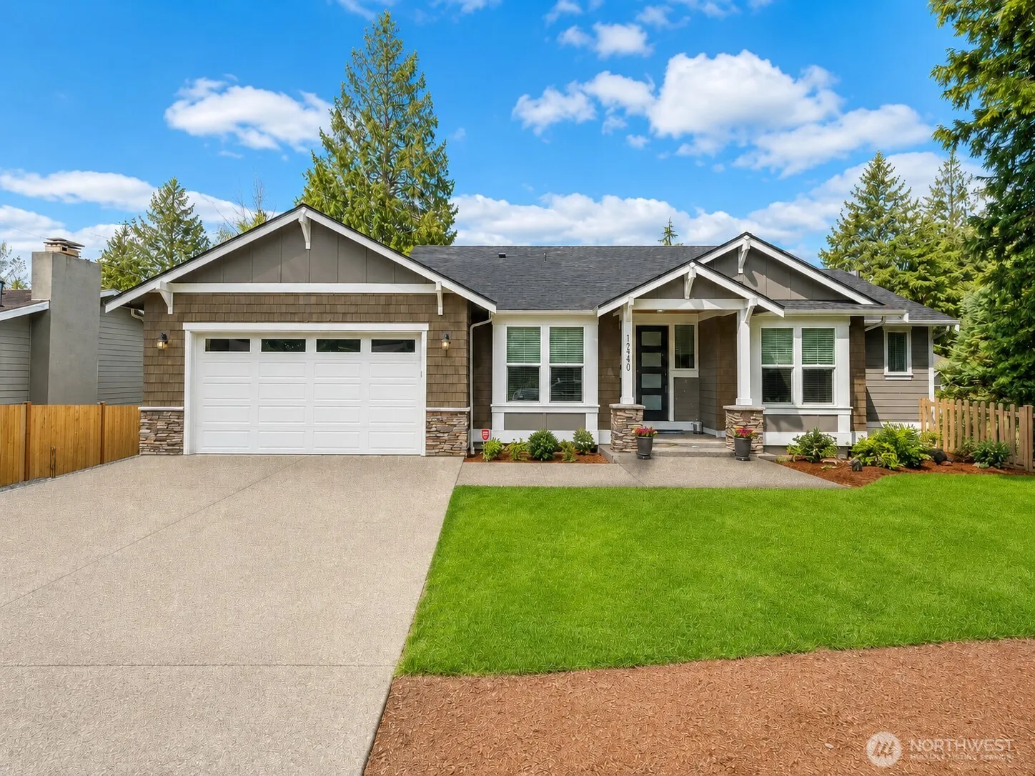 Property photo for 12500 Robinhood Lane, Snohomish
