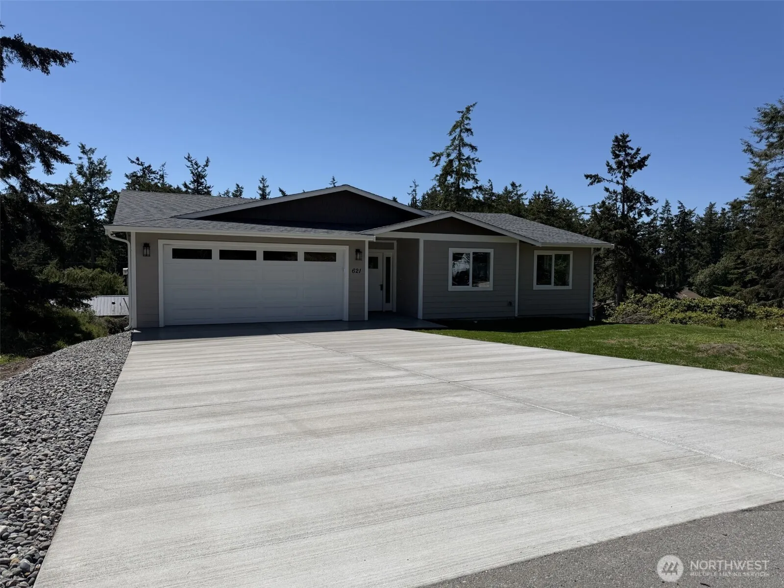 Property photo for 621 La Fiesta Street, Coupeville photo 2