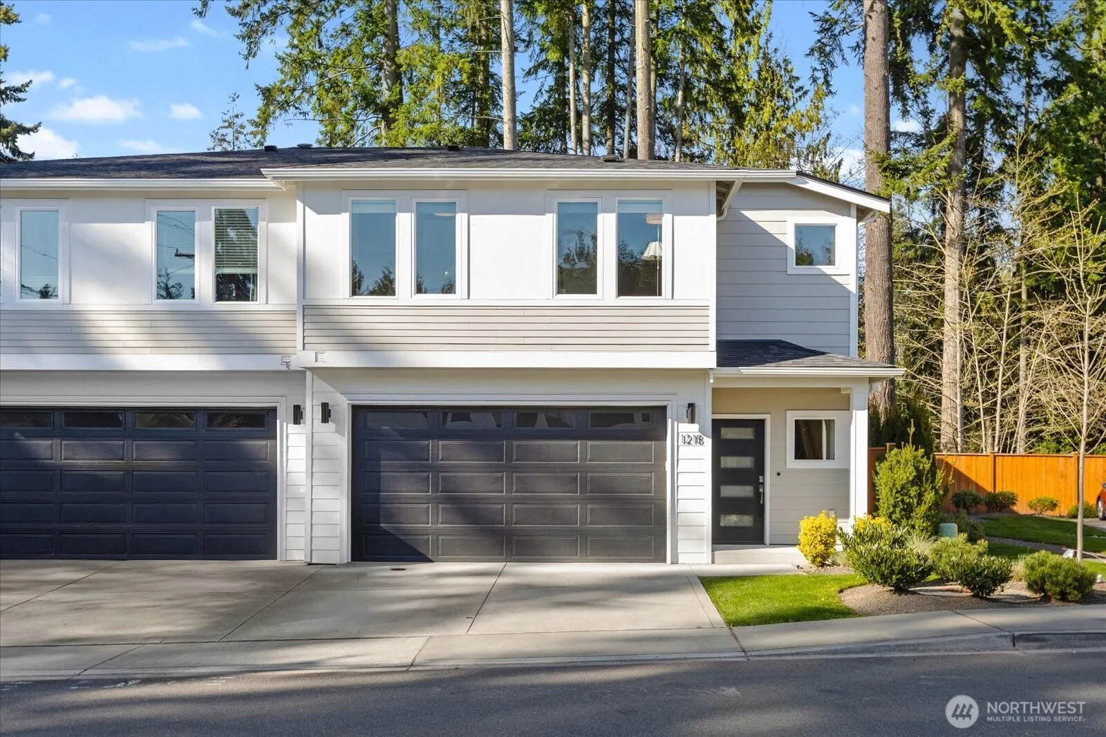 Property photo for 121 171st Place Sw #b, Bothell photo 2