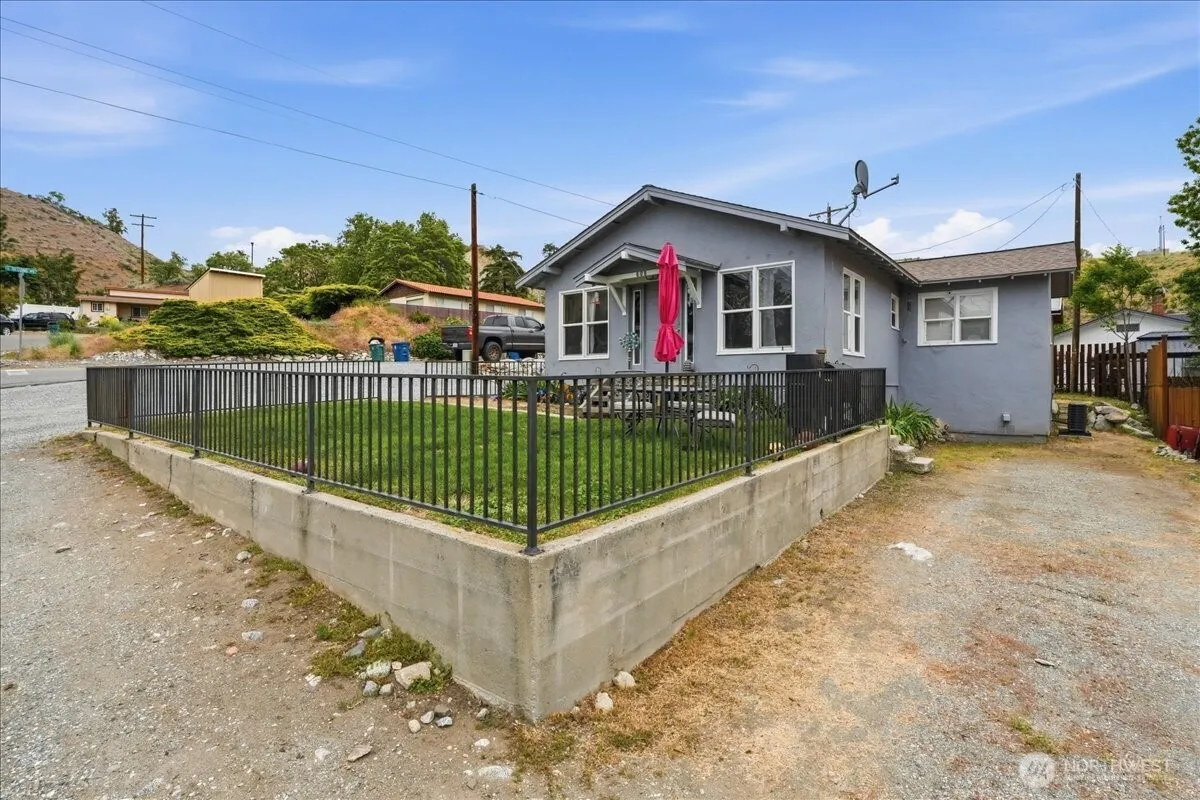 Property photo for 608 N Bradley Street, Chelan photo 5