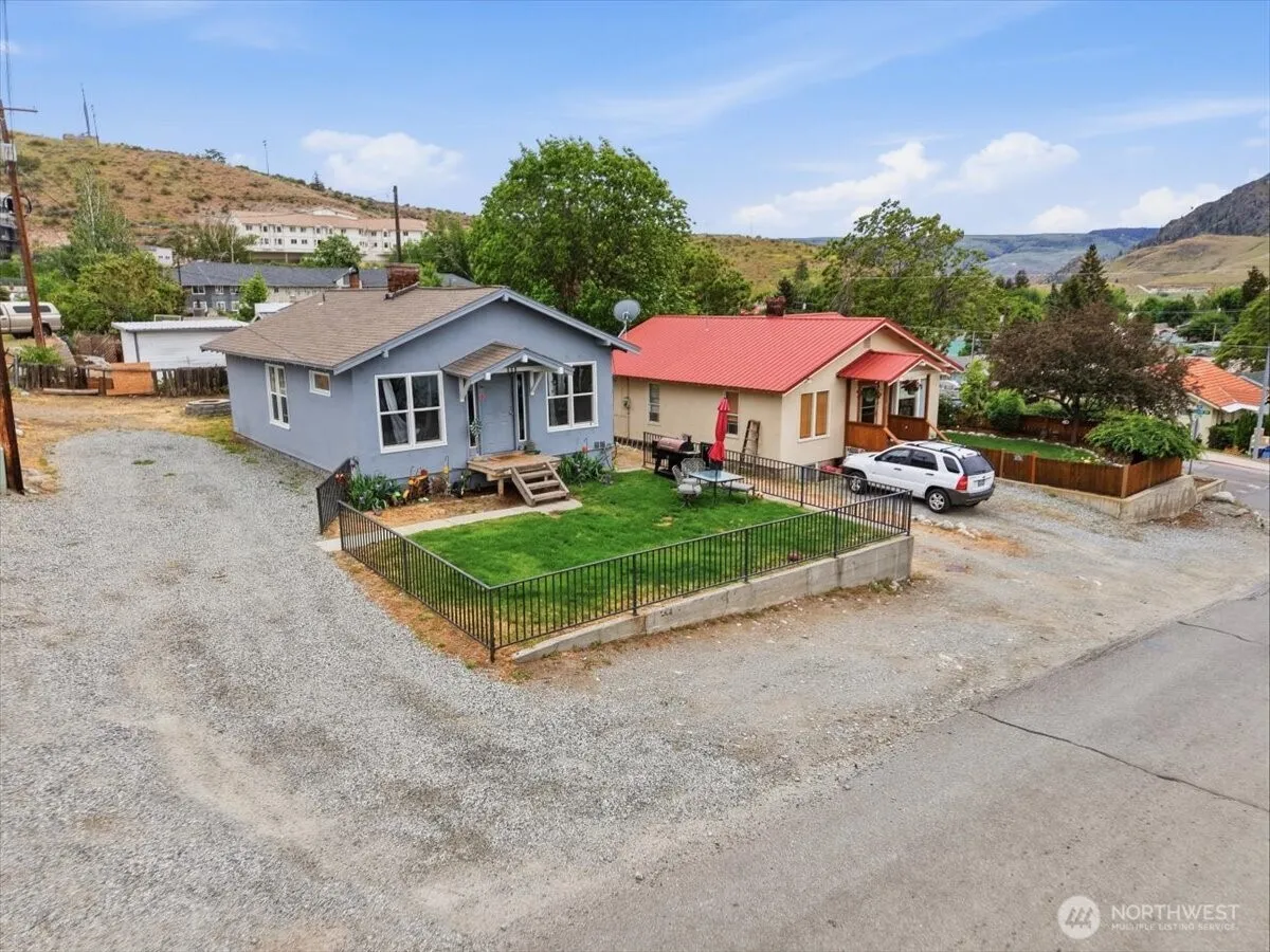 Property photo for 608 N Bradley Street, Chelan photo 2