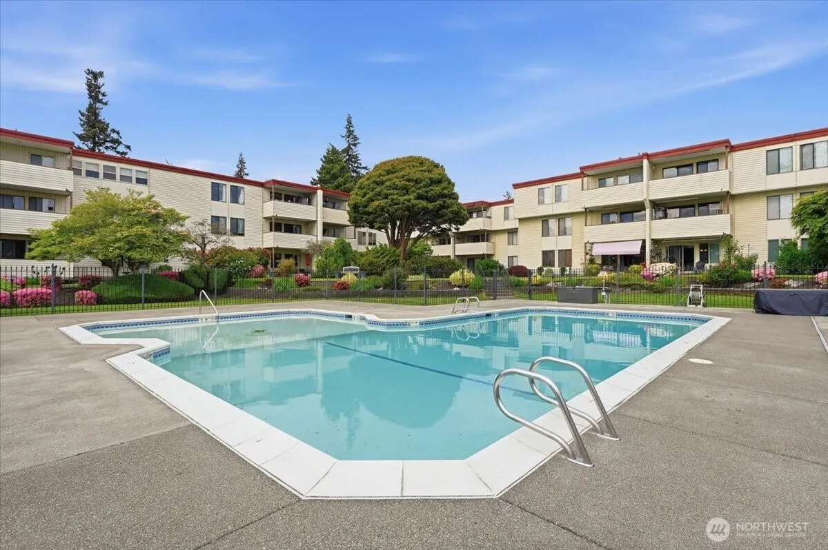 Property photo for 8516 196th Street Sw #204, Edmonds photo 2