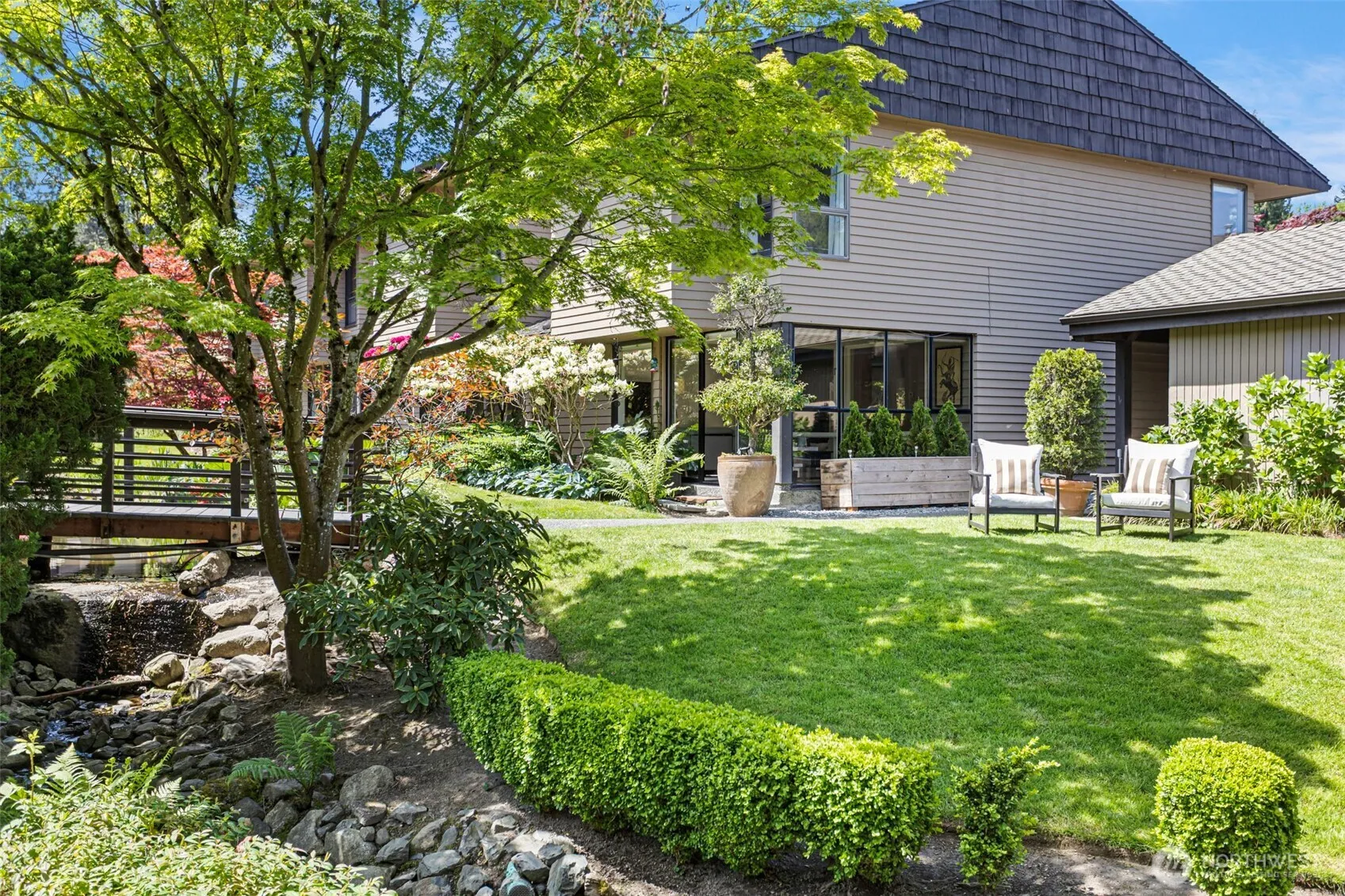 Property photo for 10800 Glen Acres Drive S #t16, Seattle