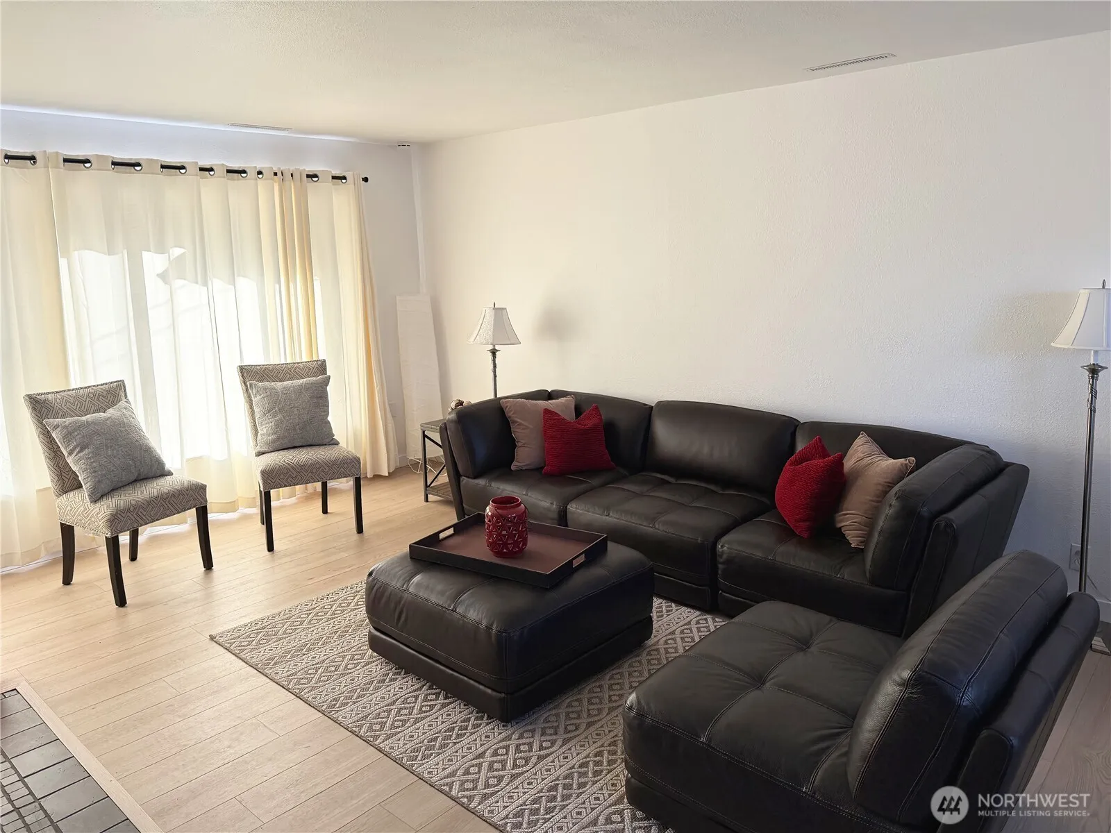 Property photo for 10746 63rd Avenue S, Seattle photo 4