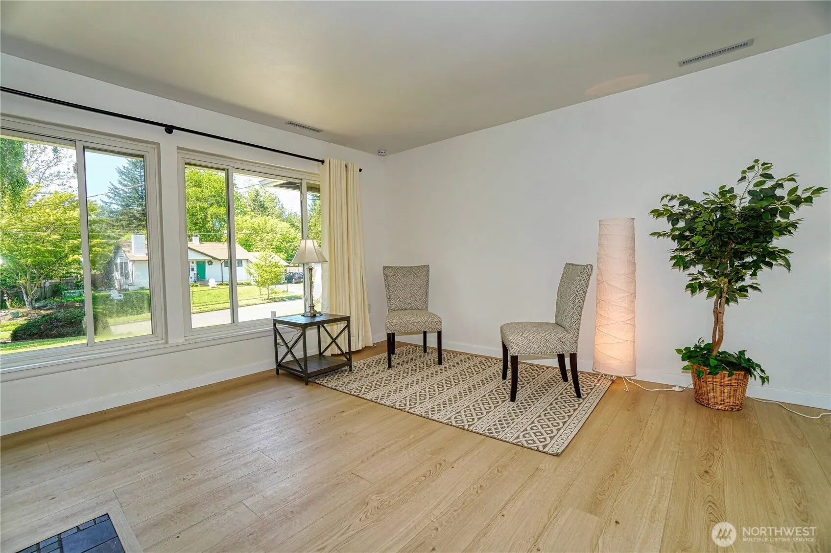 Property photo for 10746 63rd Avenue S, Seattle photo 4