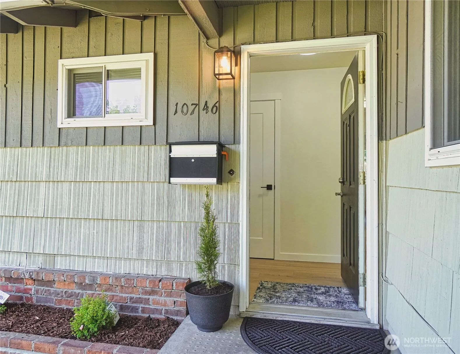 Property photo for 10746 63rd Avenue S, Seattle photo 3