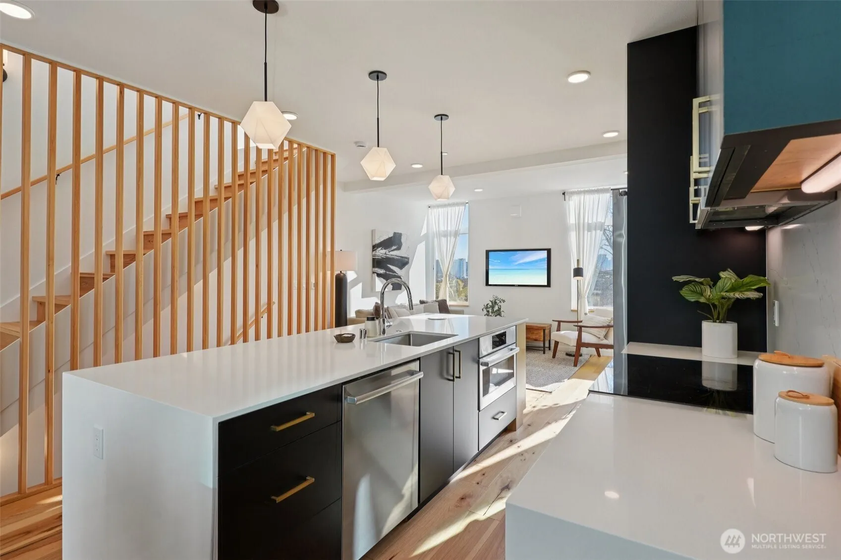 Property photo for 515 Howe #a, Seattle photo 5