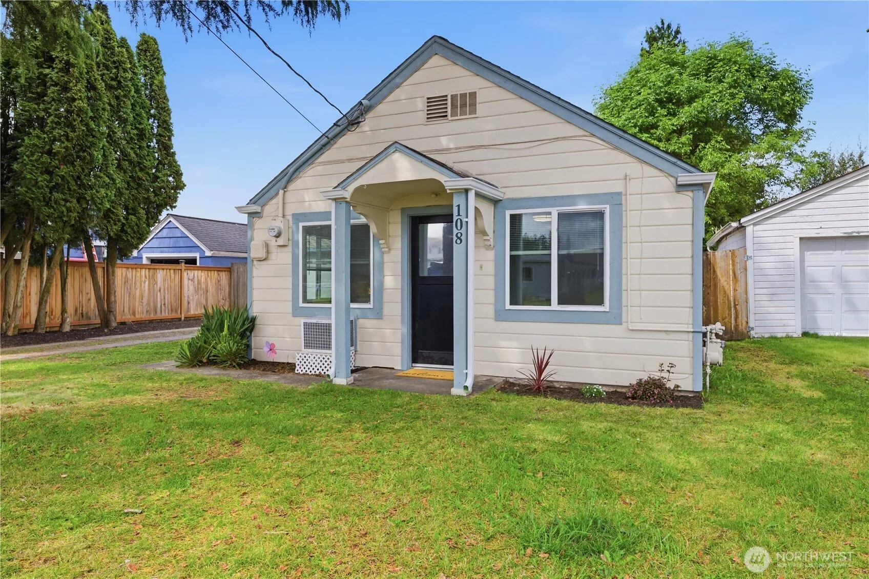 Property photo for 108 8th Street Nw, Puyallup photo 2