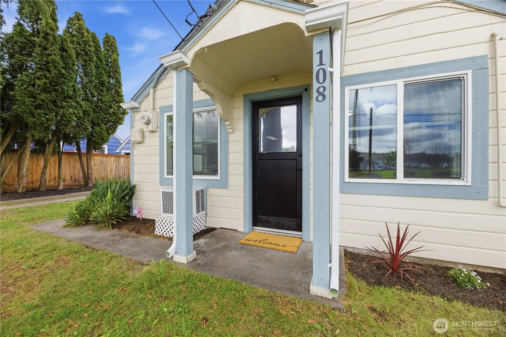 Property photo for 108 8th Street Nw, Puyallup photo 3