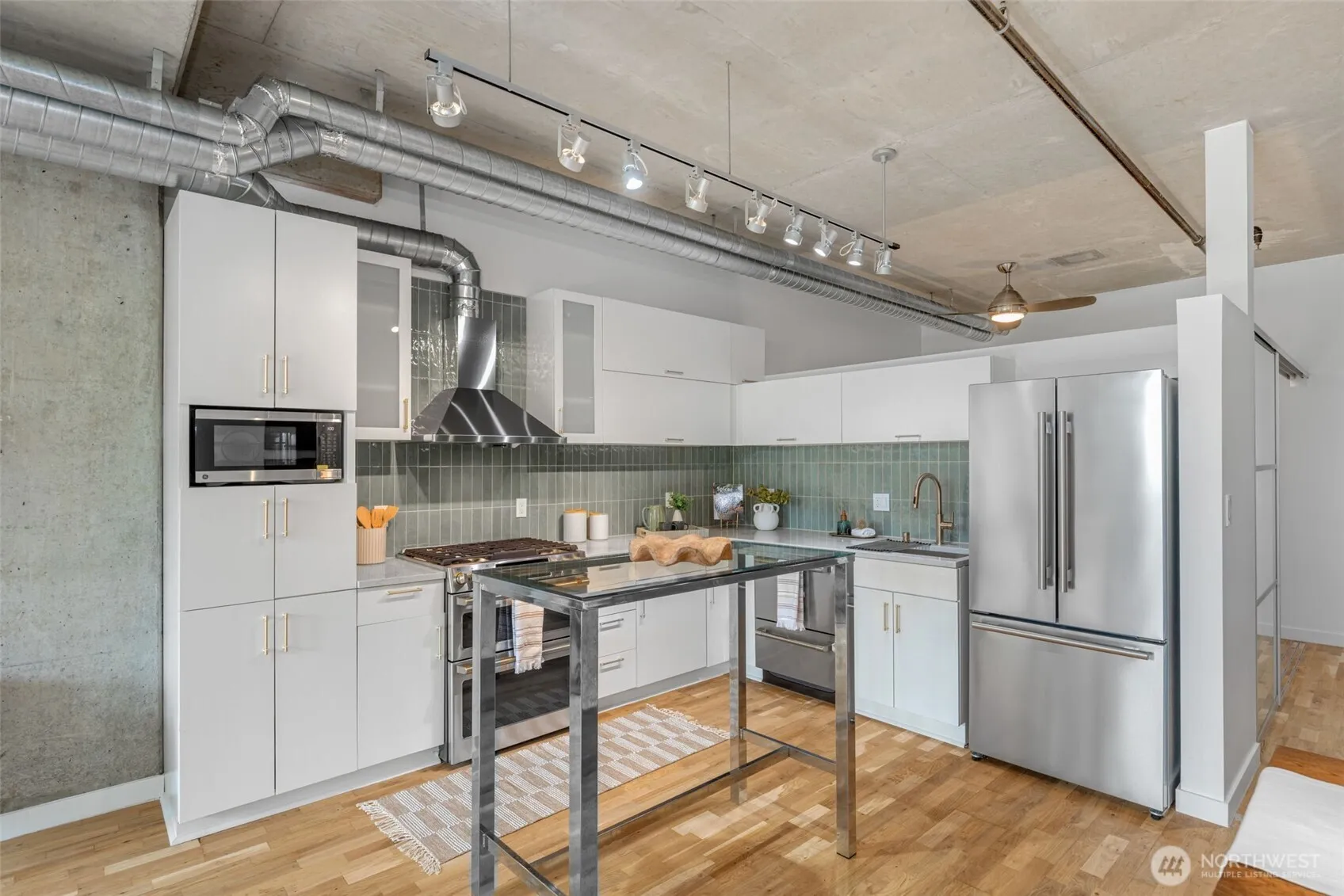 Property photo for 2720 3rd Avenue #416, Seattle photo 4
