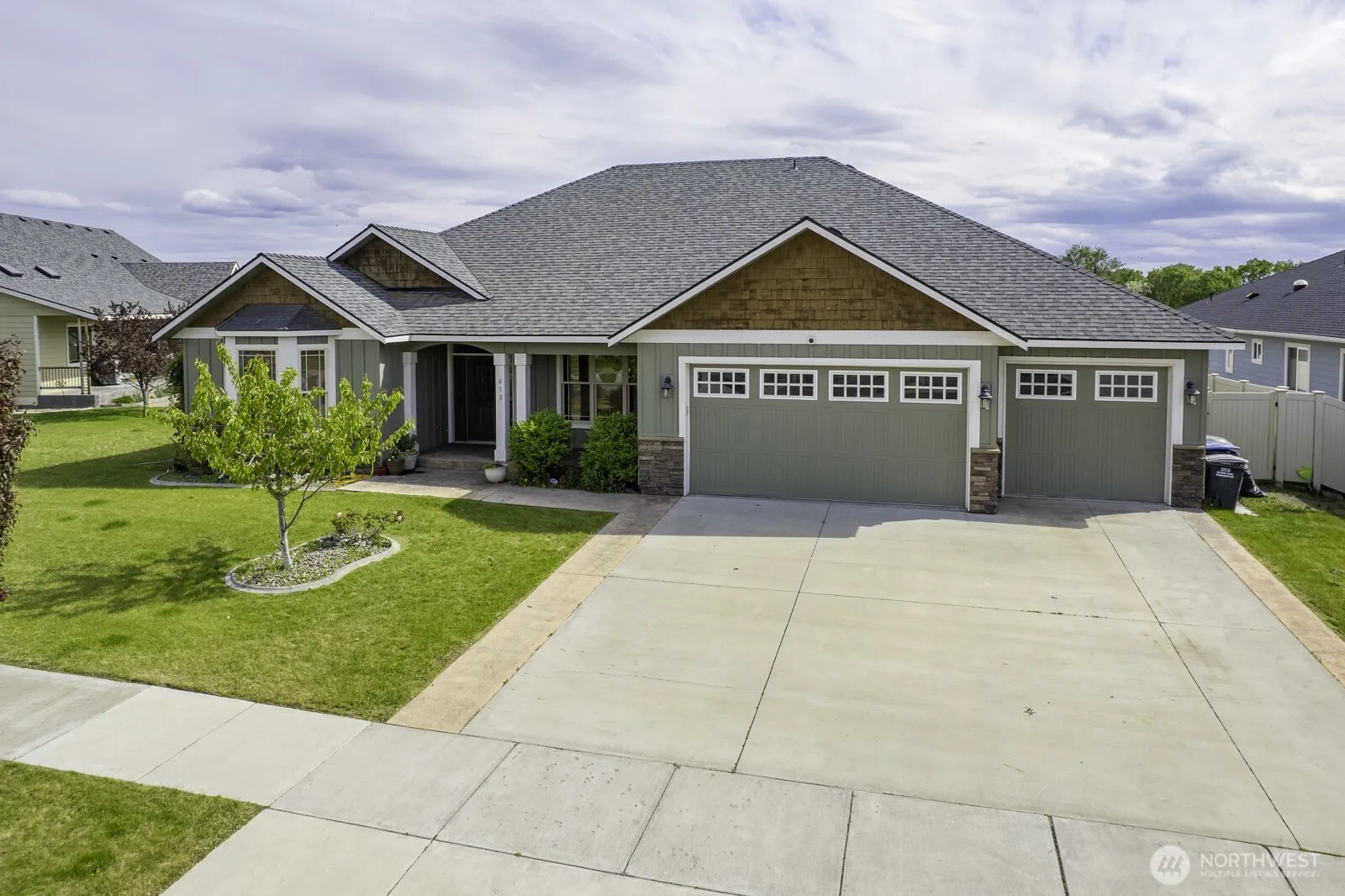 Property photo for 419 S Astor Loop, Moses Lake