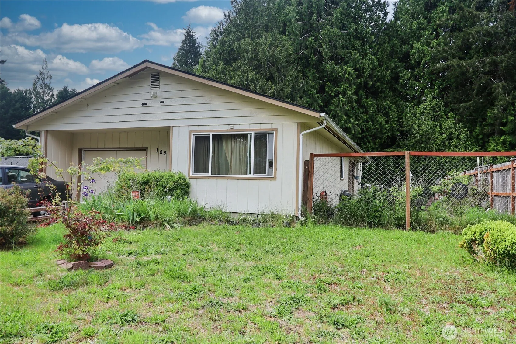 Property photo for 102 Conifer Court, Elma