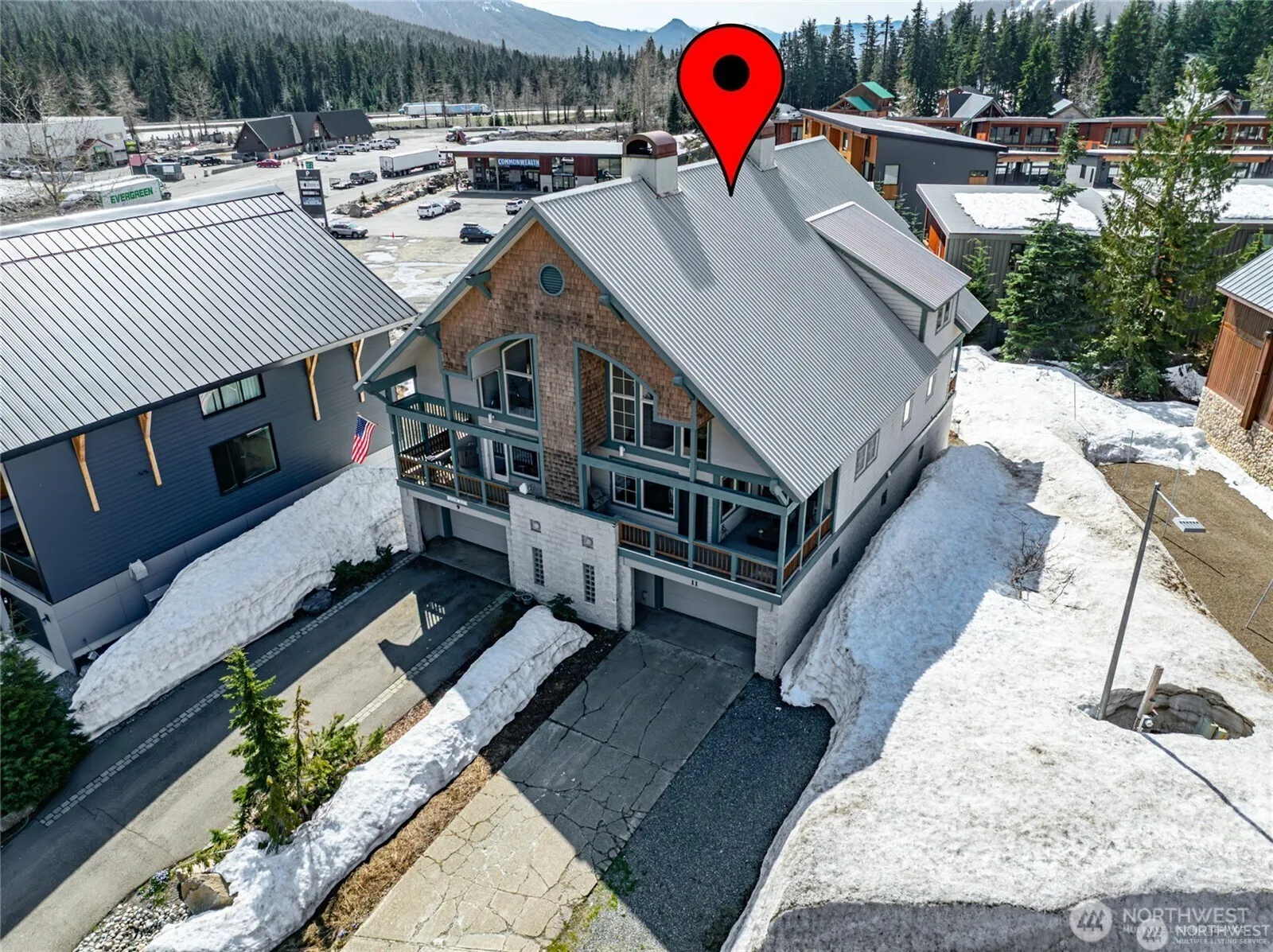 Property photo for 11 Guye Peak Lane, Snoqualmie Pass photo 2