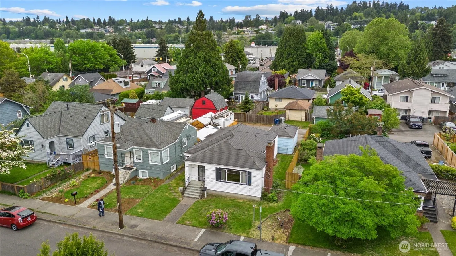 Property photo for 328 Garden Avenue N, Renton photo 3