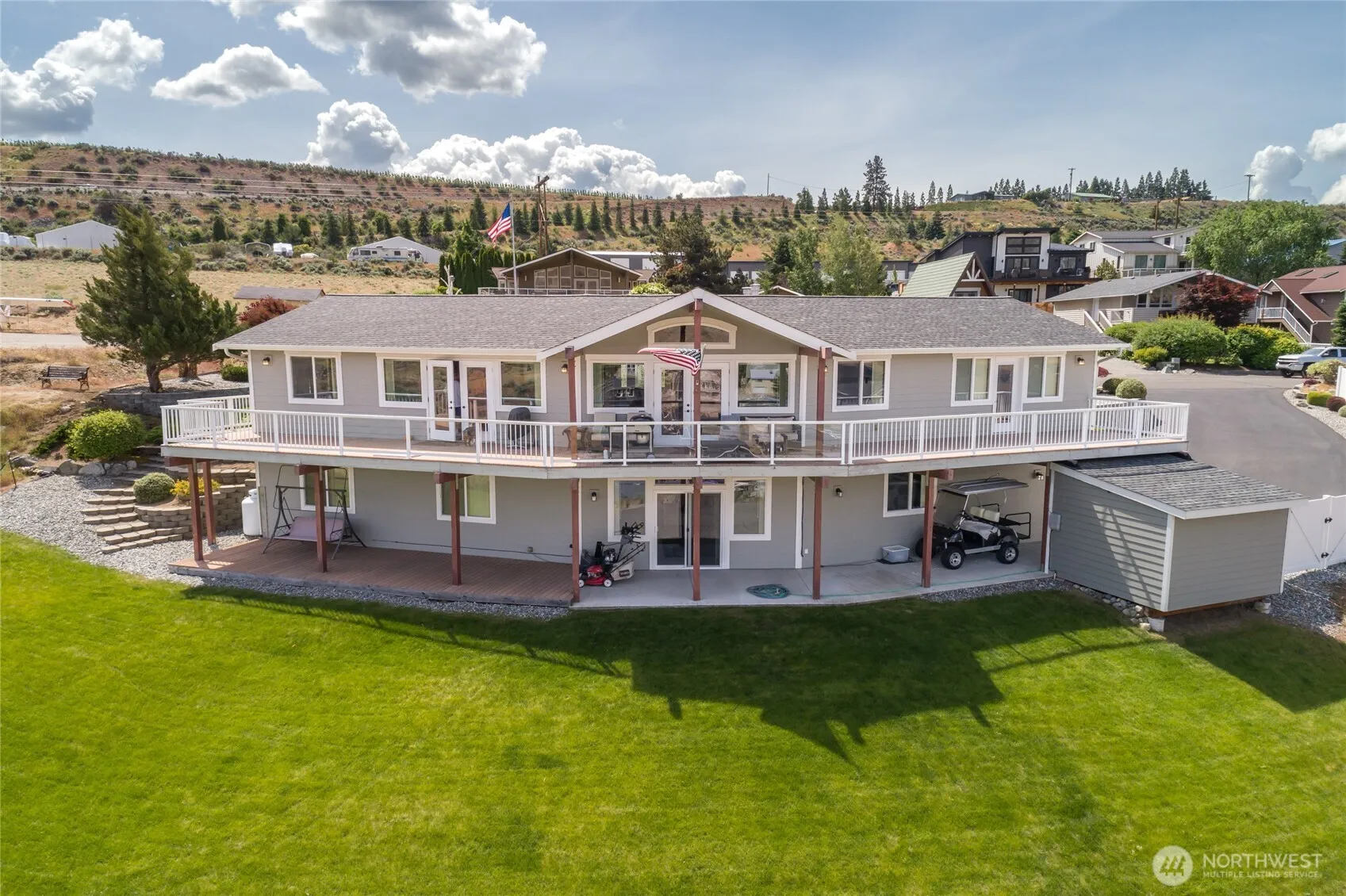 Property photo for 275 E Emerson Drive, Orondo