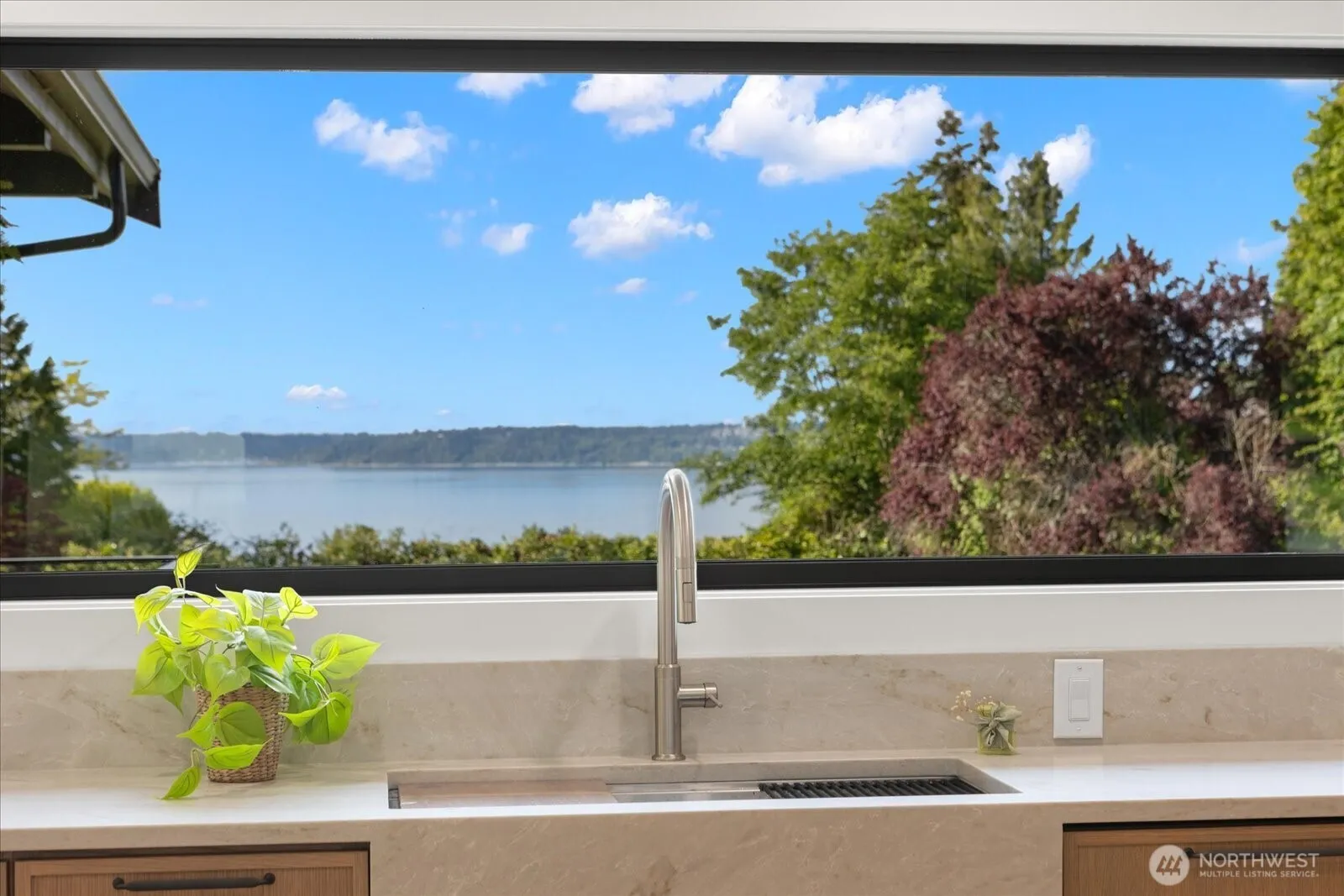 Property photo for 29811 Marine View Drive Sw, Federal Way
