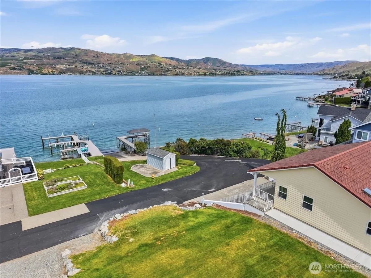 Property photo for 1496 S Lakeshore Road, Chelan