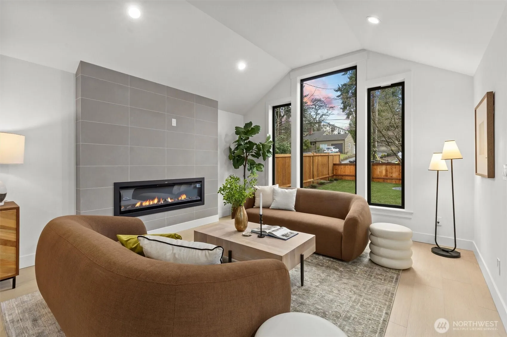 Property photo for 12562 17th Avenue Ne, Seattle photo 5
