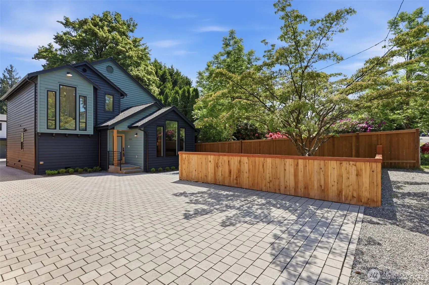 Property photo for 12562 17th Avenue Ne, Seattle photo 4