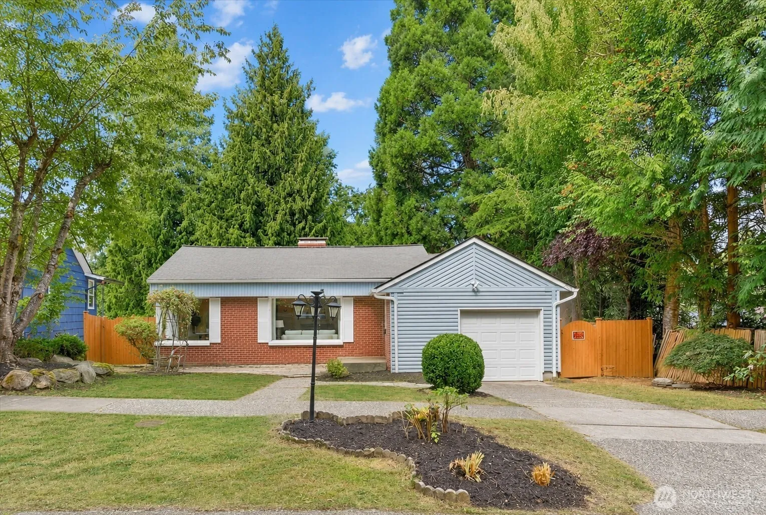 Property photo for 4076 Ne 87th Street, Seattle