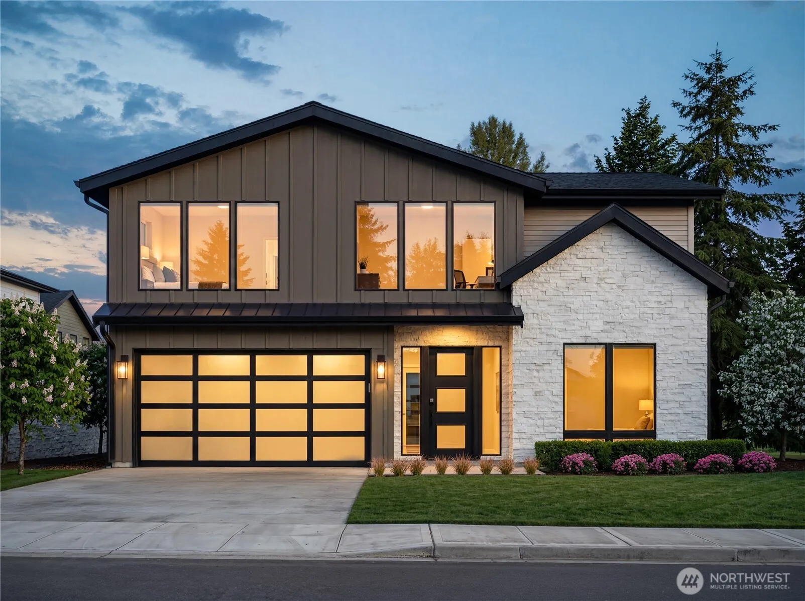 Property photo for 621 13th Avenue W, Kirkland