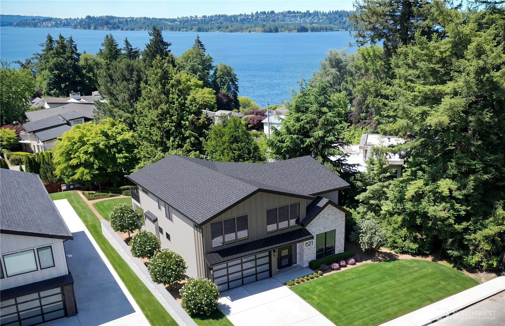 Property photo for 621 13th Avenue W, Kirkland