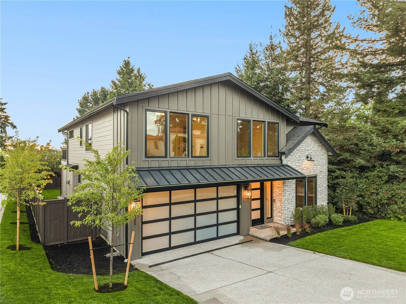 Property photo for 621 13th Avenue W, Kirkland