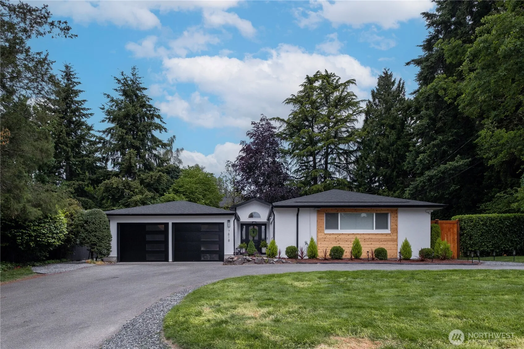 Property photo for 7818 Ne 124th Street, Kirkland, WA 98034