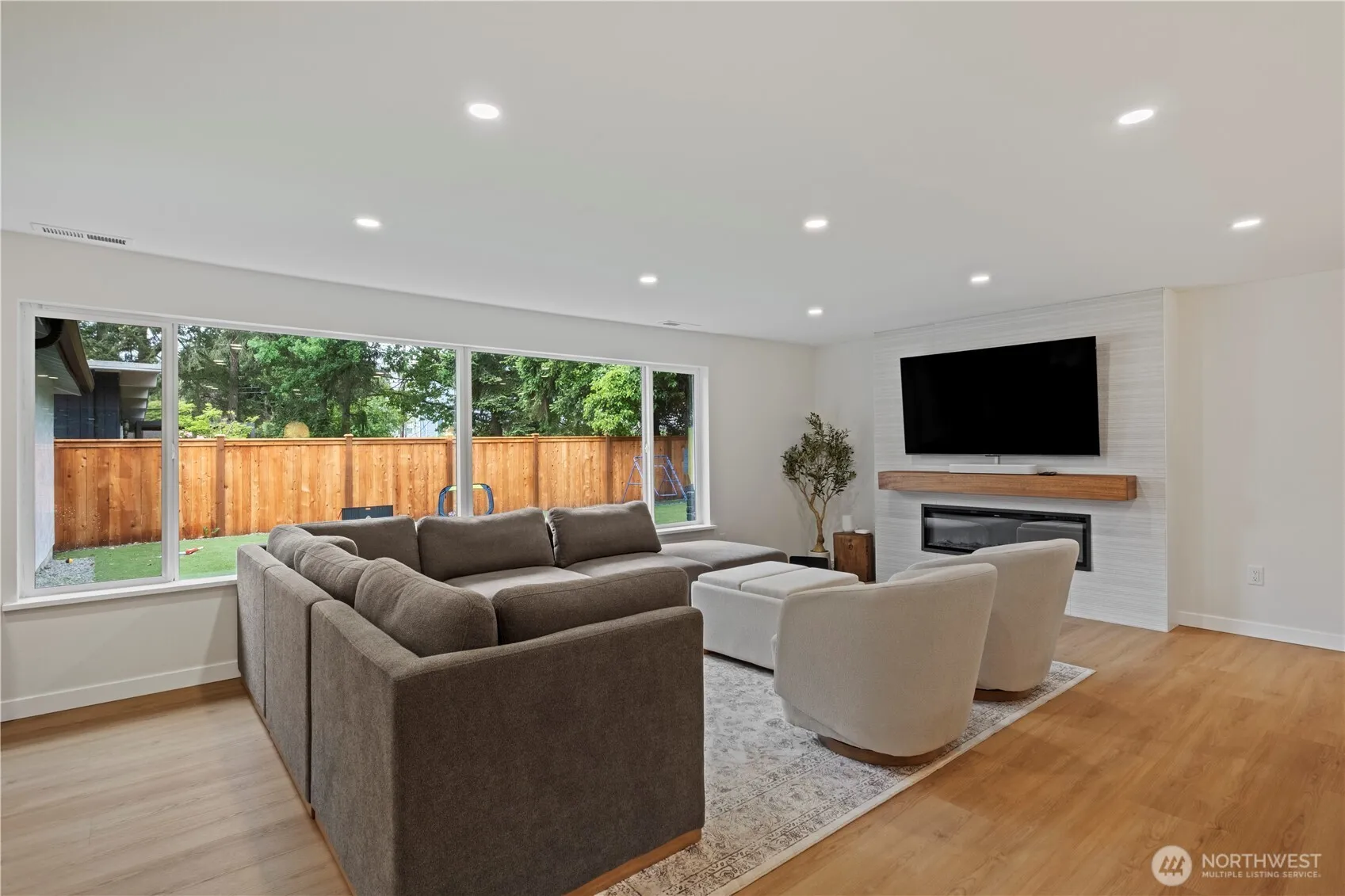 Property photo for 7818 Ne 124th Street, Kirkland photo 4