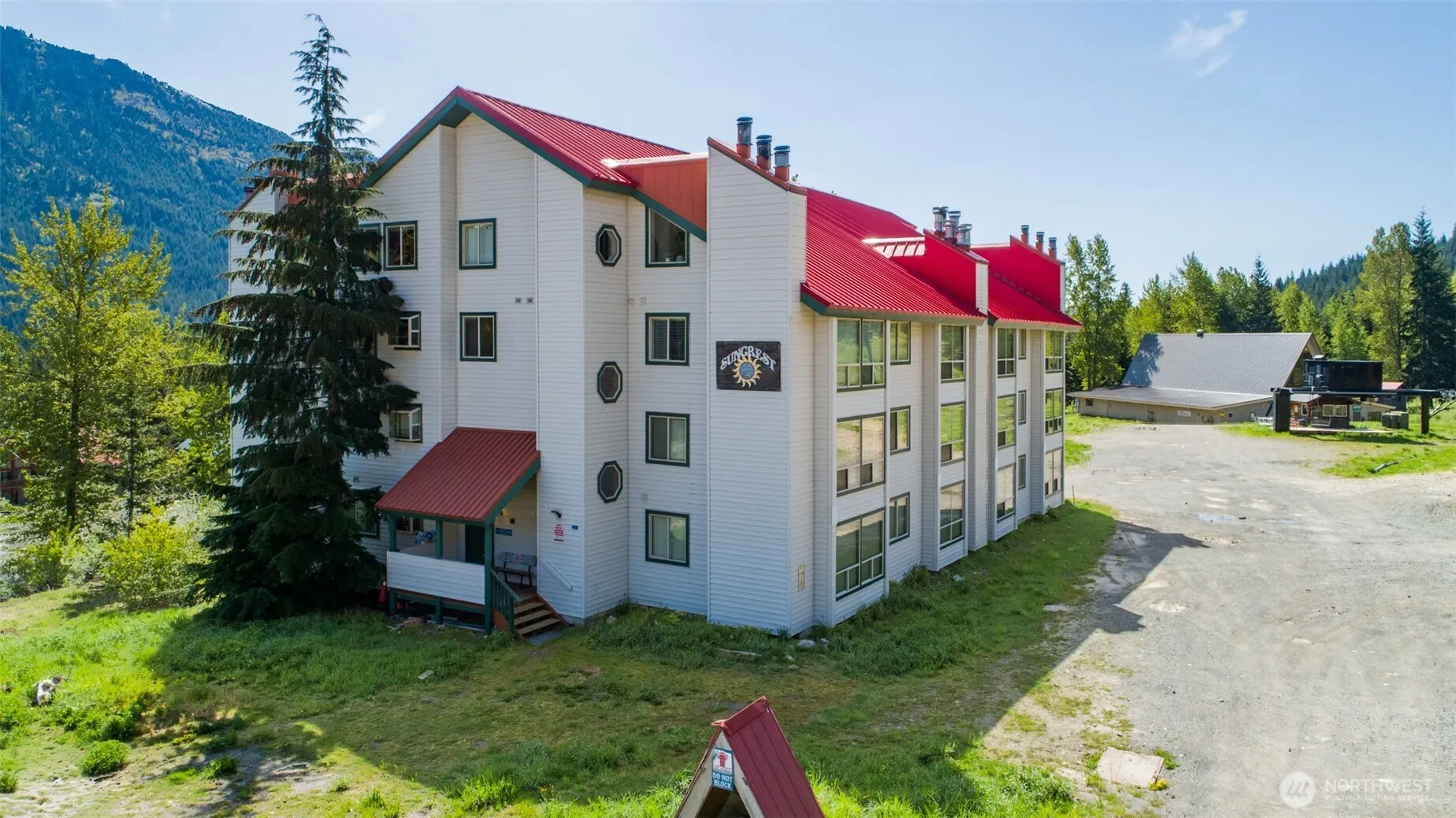 Property photo for 221 Hyak Drive E #302, Snoqualmie Pass photo 2