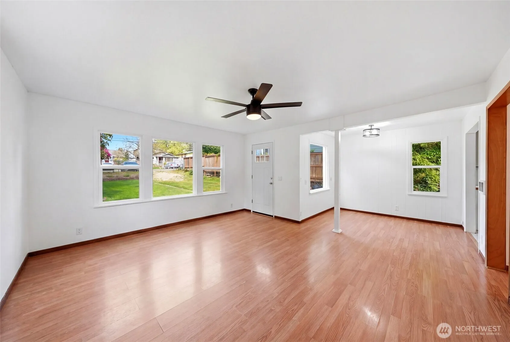 Property photo for 10330 Stone Avenue N, Seattle photo 5