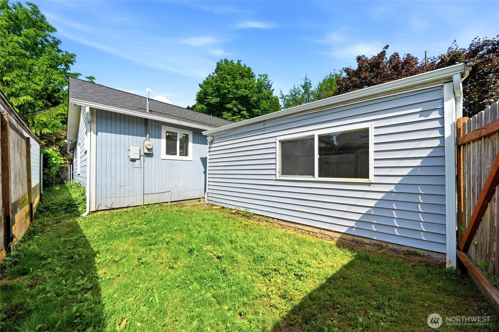 Property photo for 10330 Stone Avenue N, Seattle photo 4