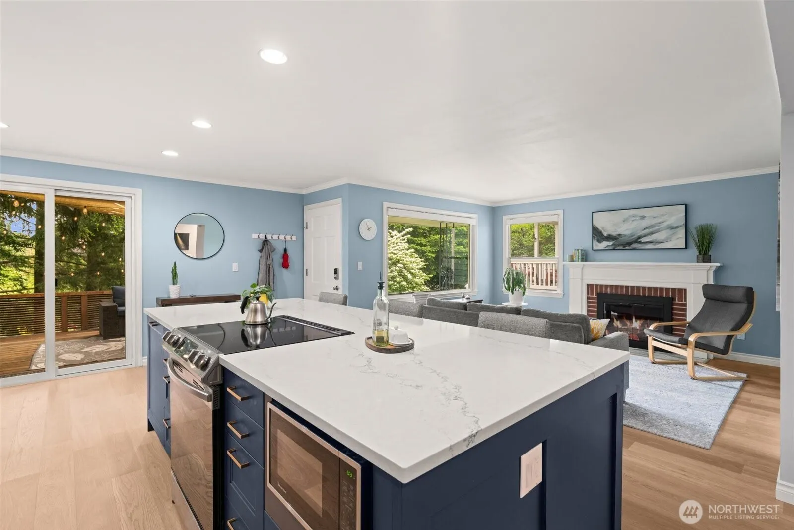 Property photo for 2129 42nd Avenue Sw, Seattle photo 2