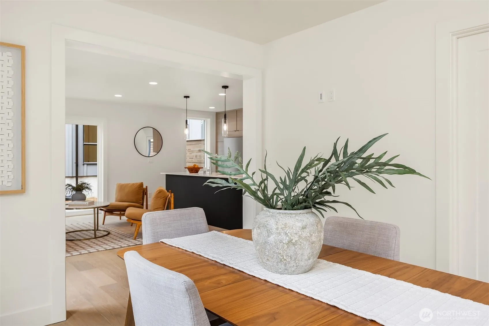 Property photo for 104 Ne 44th Street, Seattle photo 5