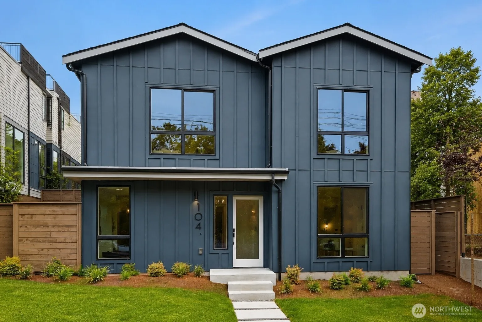 Property photo for 104 Ne 44th Street, Seattle