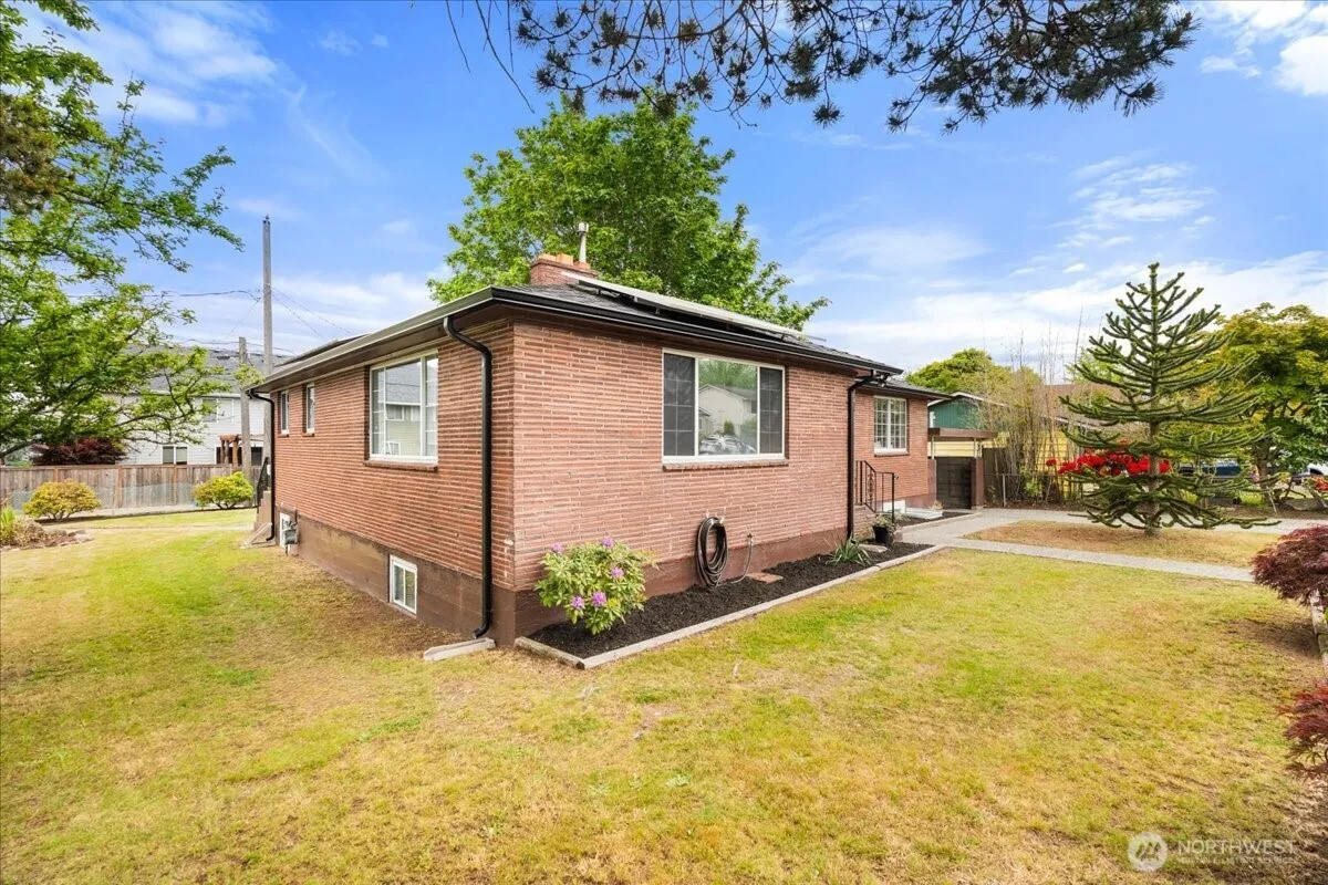 Property photo for 5517 N 47th St, Tacoma photo 4