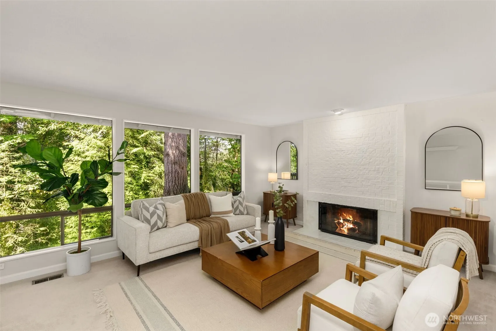Property photo for 5221 Somerset Drive Se, Bellevue photo 4