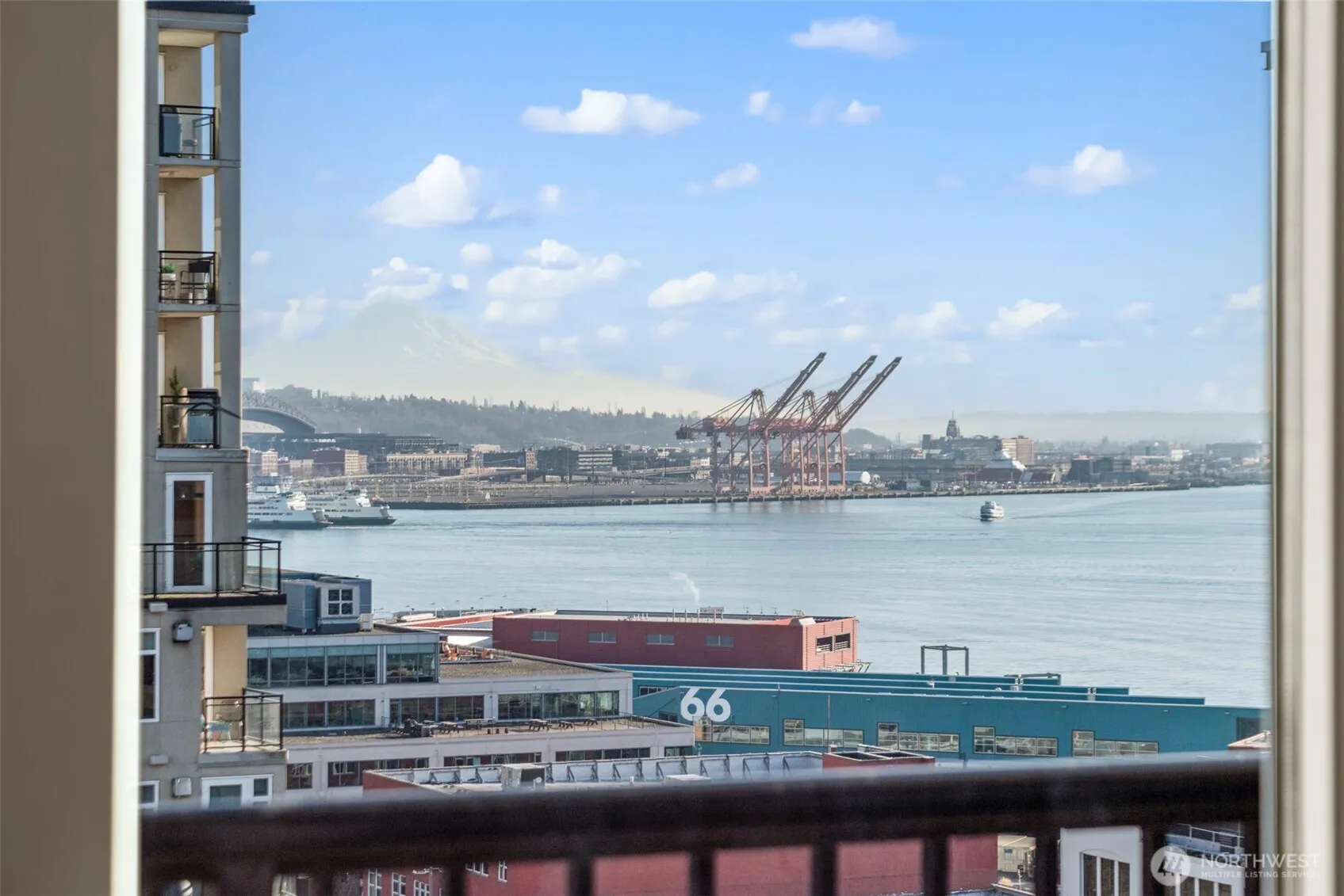 Property photo for 2717 Western Avenue #1018, Seattle photo 2