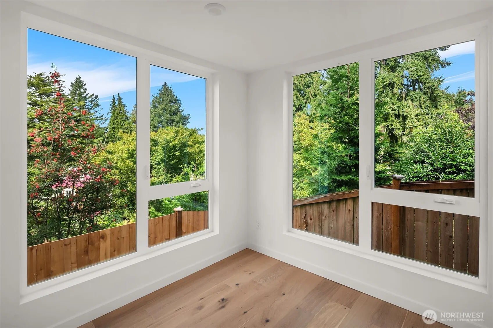 Property photo for 2028 Ne 123rd Street, Seattle photo 4