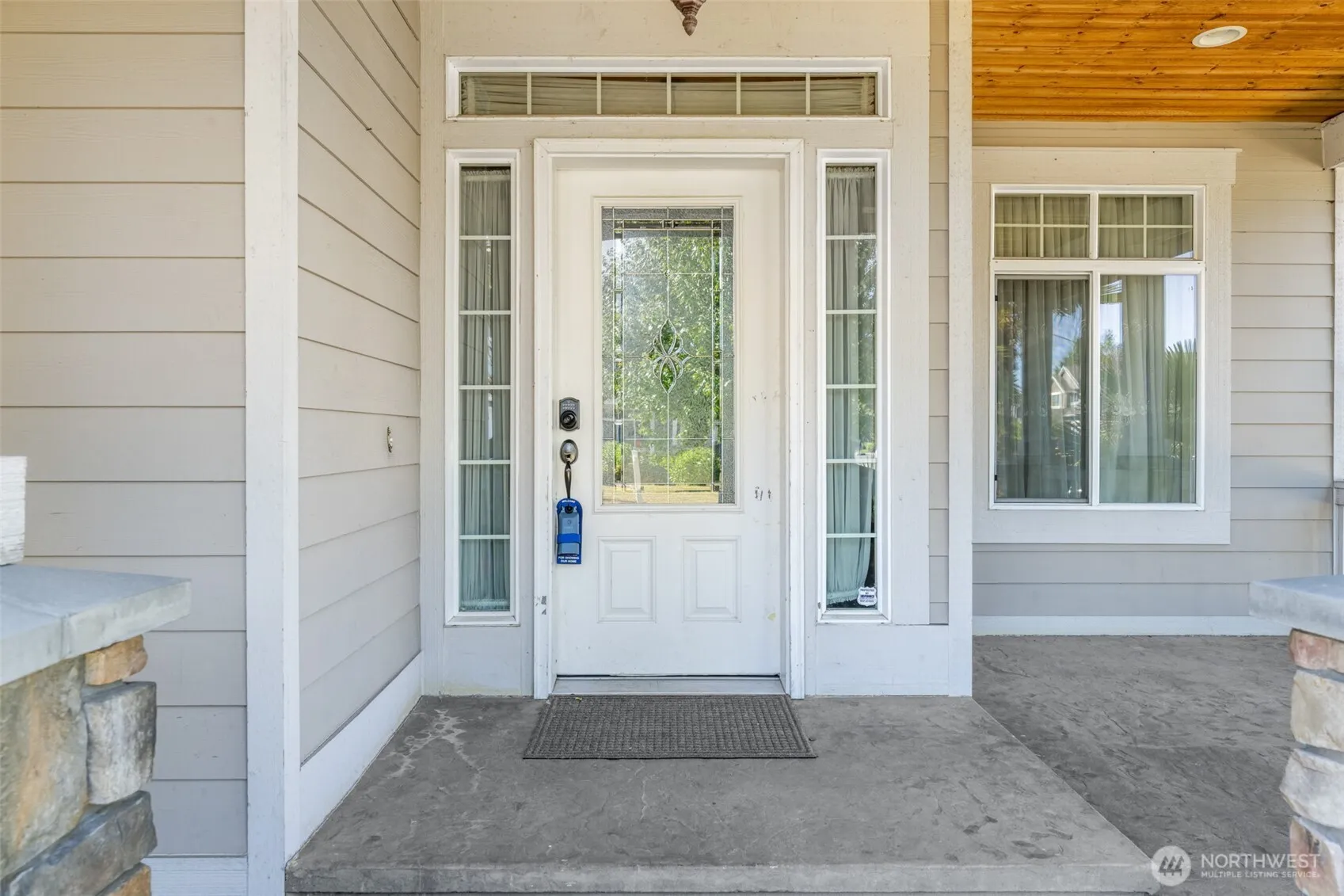 Property photo for 2401 12th Avenue Nw, Puyallup photo 3