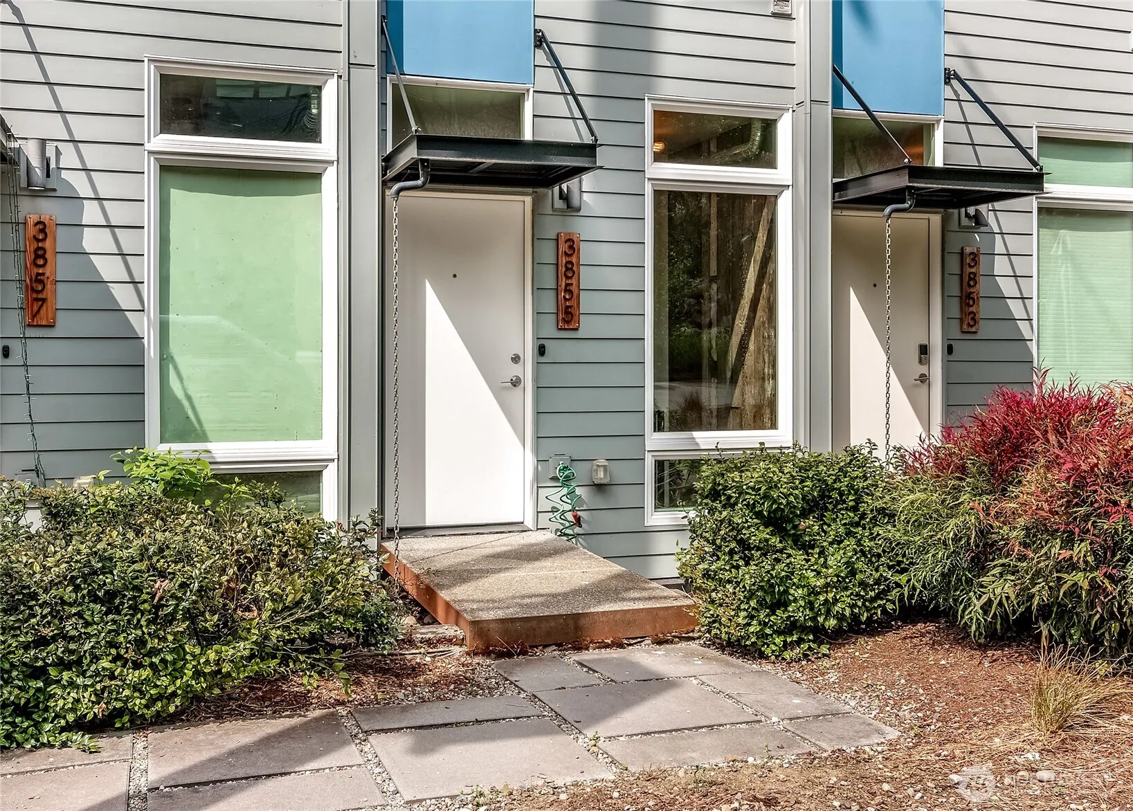 Property photo for 3855 21st Avenue Sw, Seattle photo 2