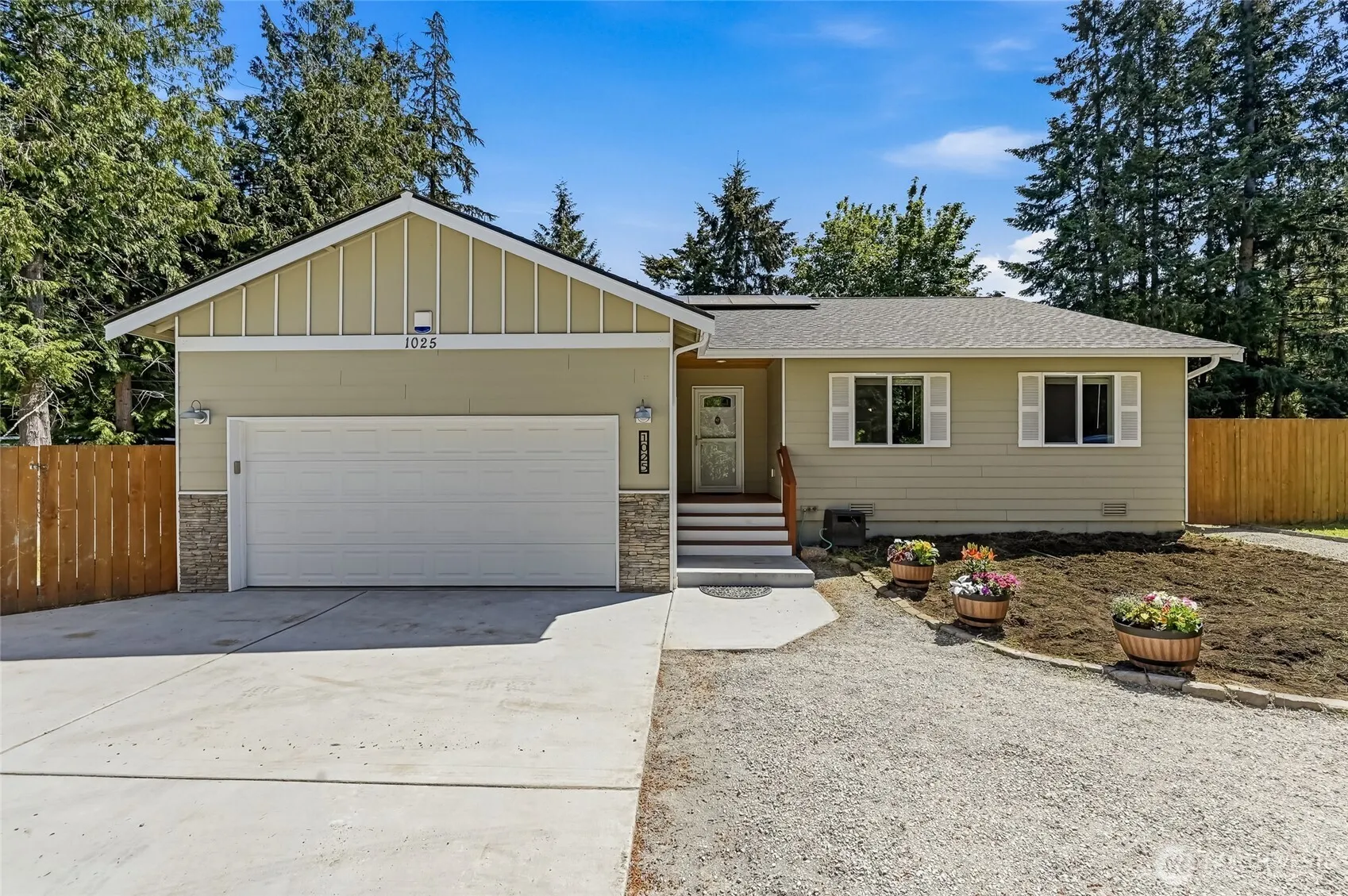 Property photo for 1025 Loganberry Ln, Camano Island