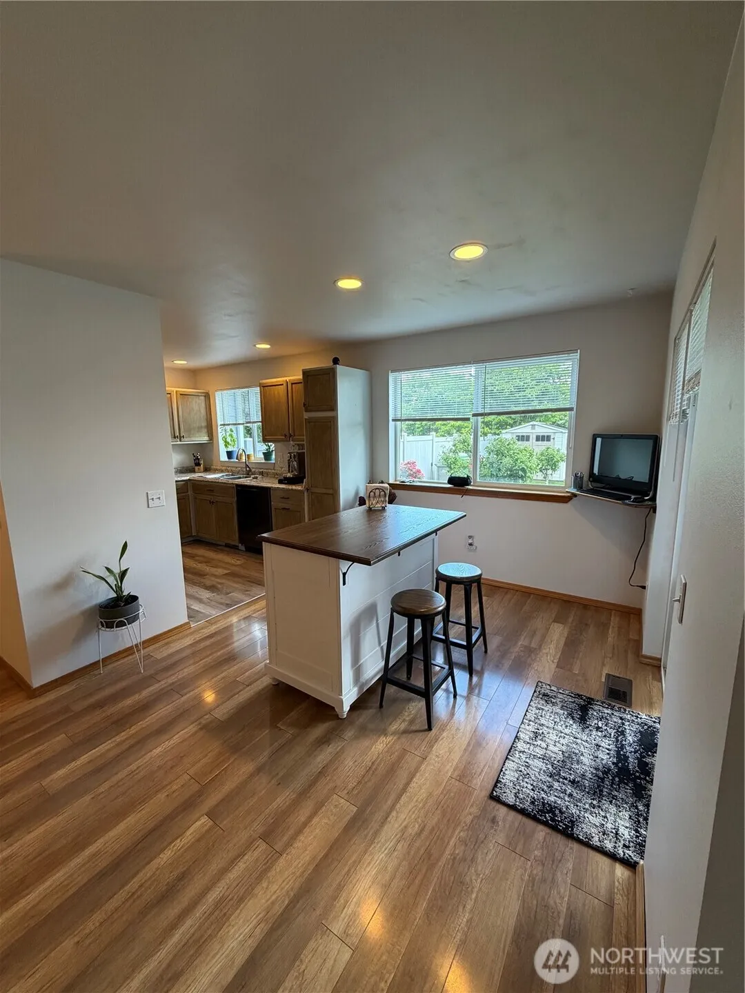 Property photo for 22615 W 44th Ave, Mountlake Terrace photo 5