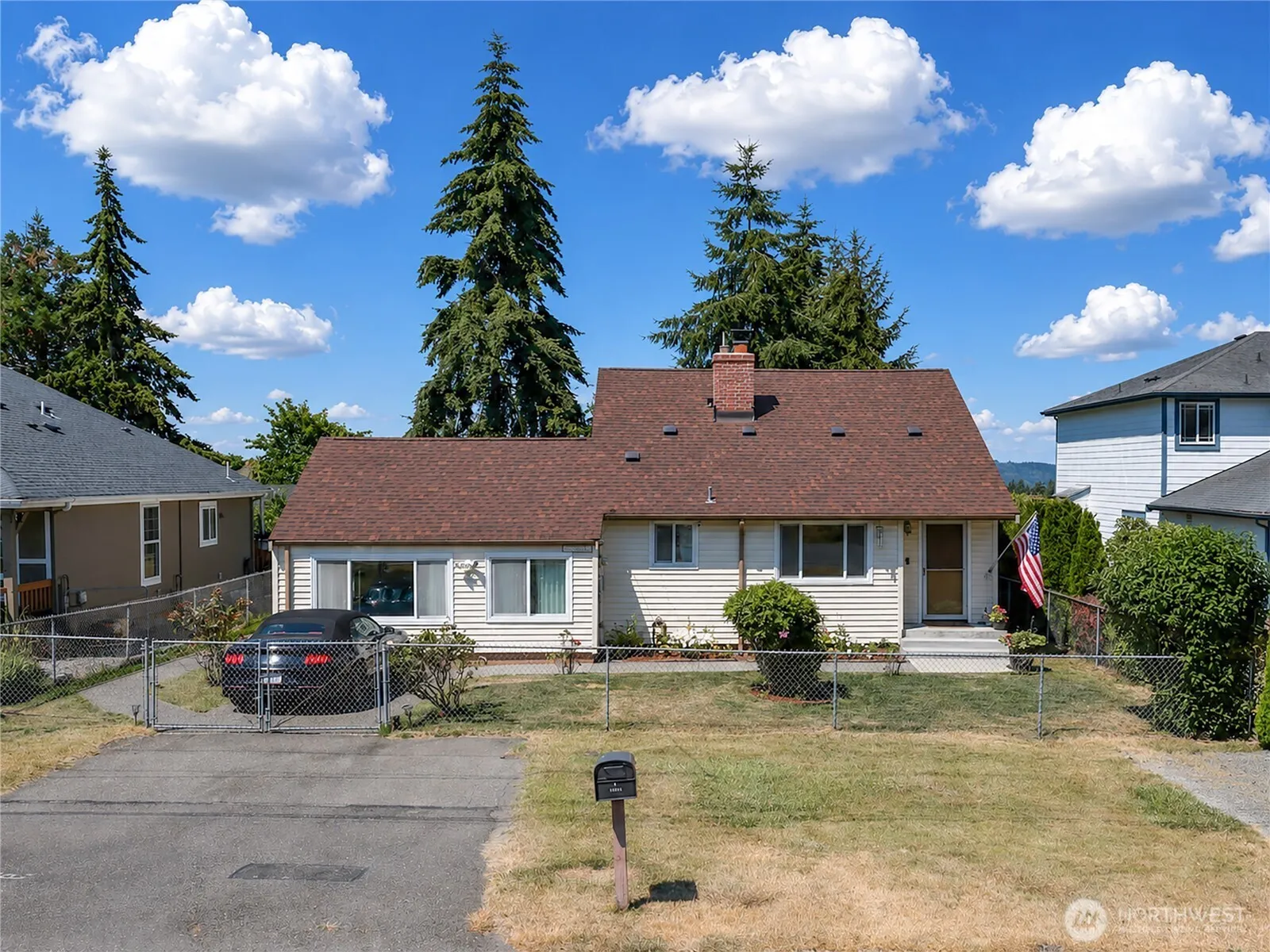 Property photo for 25033 20th Avenue S, Des Moines photo 2