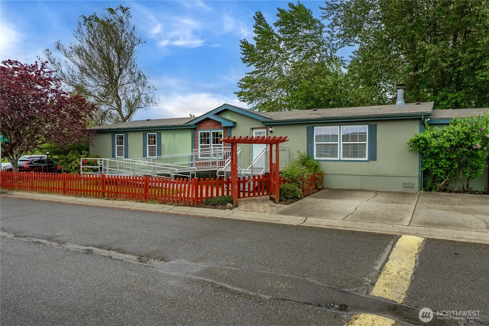 Property photo for 337 Redwood Street, Enumclaw