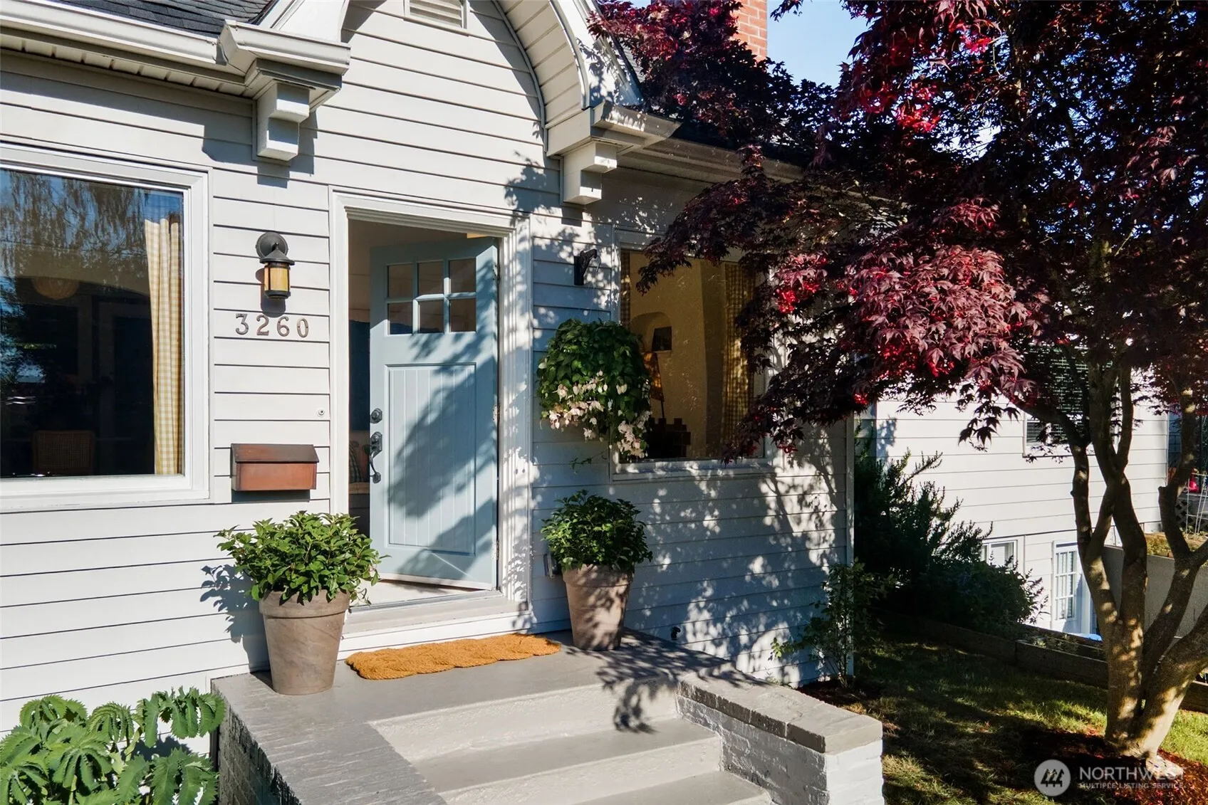 Property photo for 3260 42nd Avenue Sw, Seattle photo 2