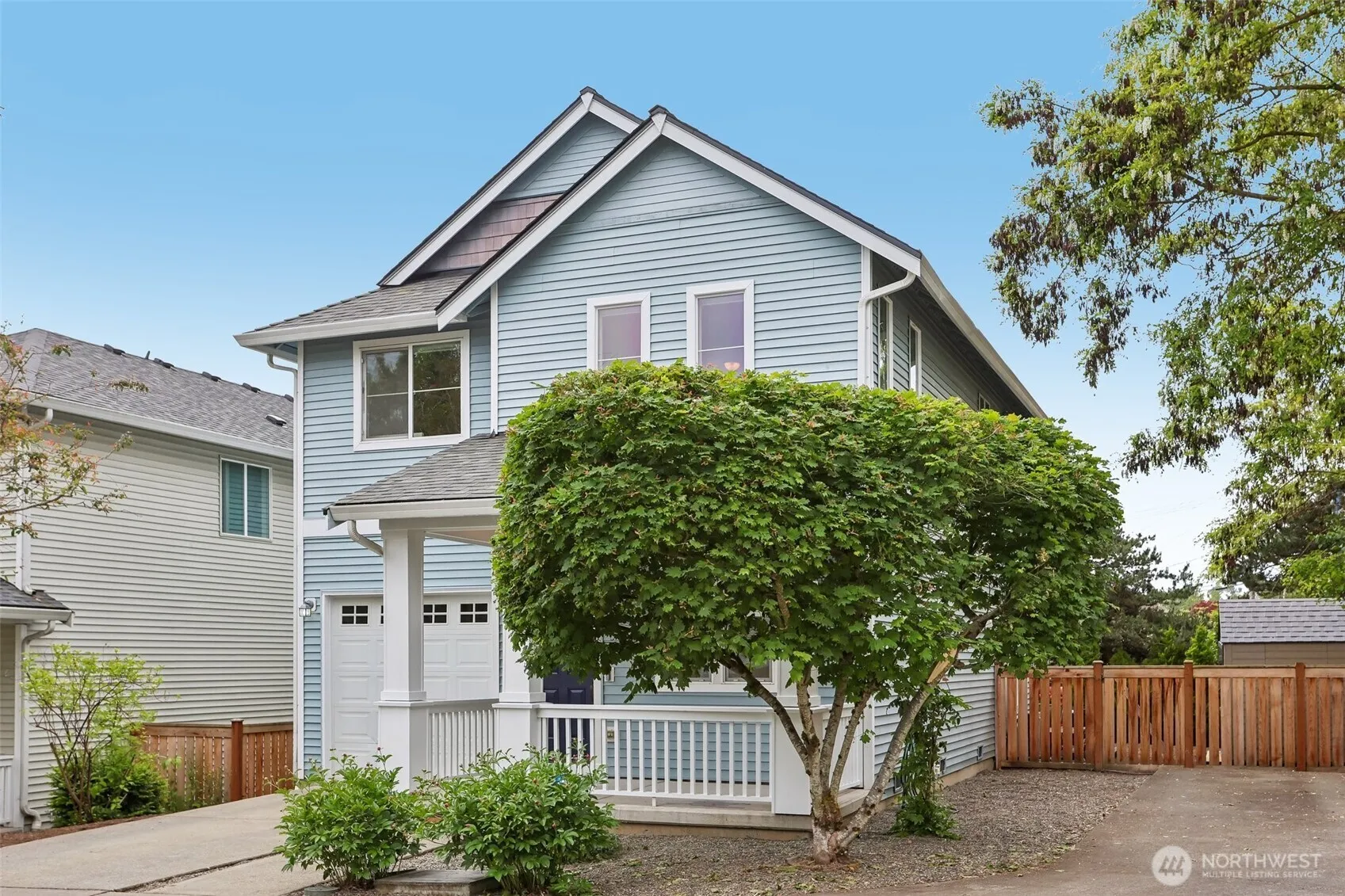 Property photo for 3951 S Chicago St, Seattle photo 2